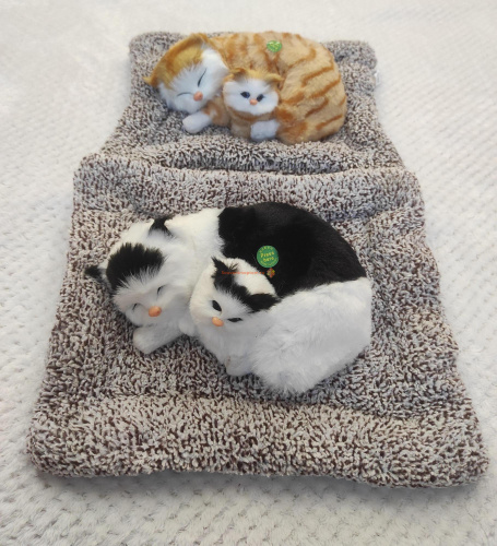 Купить "Кошка с котенком" во Долгопрудном "Кошка с котенком" во Долгопрудном